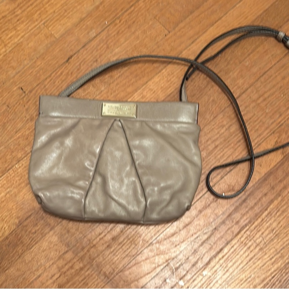 Marc Jacobs Gray Crossbody Bag with Modern Design
